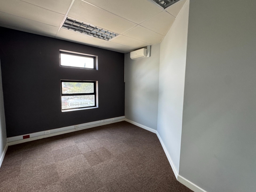 To Let Commercial Property for Rent in Worcester Western Cape